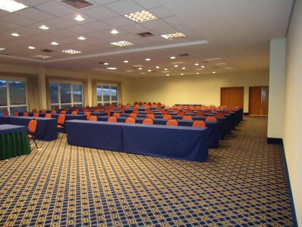 Taua Hotel Atibaia Buitenkant foto